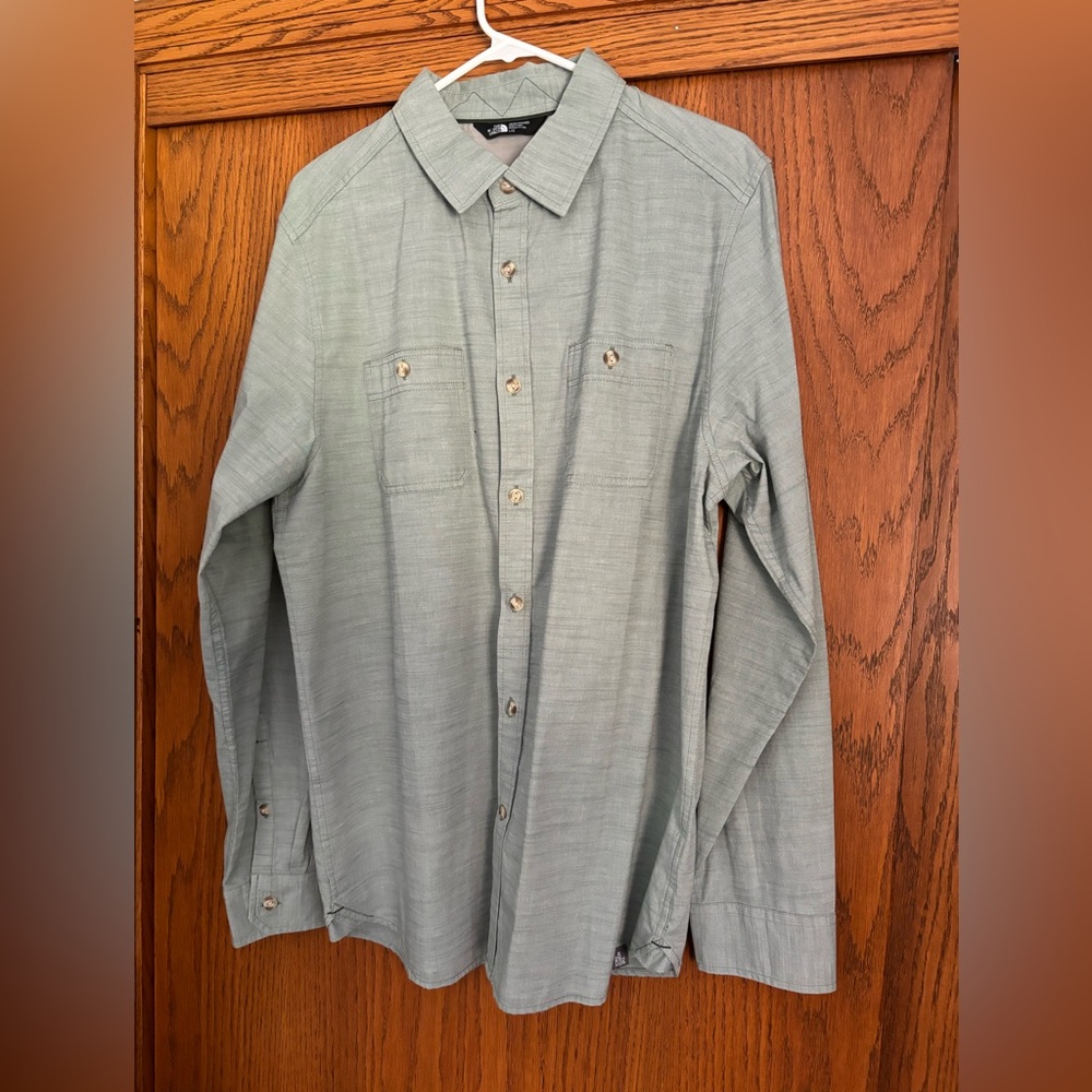 Men’s Sage Green Long Sleeve North Face Sz L